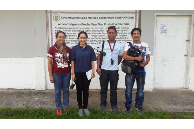 Visit to the local cooperative composed of indigenous peoples that process sago starch